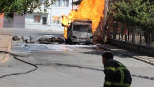 Kayseri'de savaş filmlerinin sahnelerini aratmayan yangın
