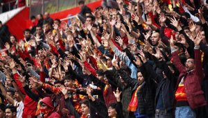 Kayserispor taraftarından aşılı kombine taraftarına 5 bin forma