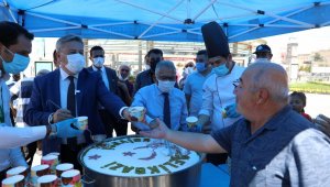 Melikgazi Belediyesi'nden vatandaşlara aşure ikramı