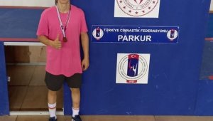 Murat Ekeroğlu jimnastikte Türkiye üçüncüsü oldu