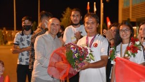 Şampiyon okçular Kayseri'ye döndü