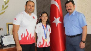 Sevilay Öztürk'ten tarihi madalya