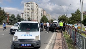 Takla atan otomobilden burnu bile kanamadan çıktı