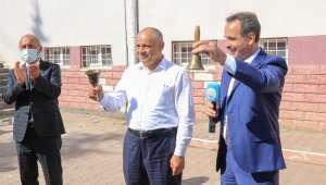 Başkan Esat Öztürk ilk ders zilini çaldı