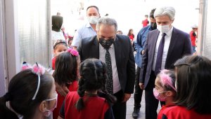 Başkan Yalçın'dan öğrencilere günlük hediyesi