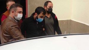 Çaldıkları otomobille gezerken yakalanan 2 kişi adliyede