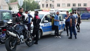 Elinde tabancayla koşan şahıs kovalamaca sonucu yakalandı