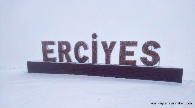 Erciyes'te kar etkili oldu