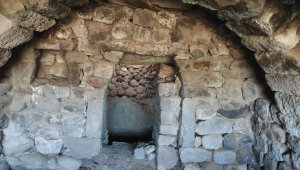 Erciyes'teki gizemli tarihi defineciler talan etti