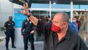 Fatih Terim'in elini öpen taraftar: "Hocam sakın takımı bırakmayın"