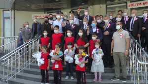 İlköğretim Haftası'nda okul zilini Vali Günaydın çaldı