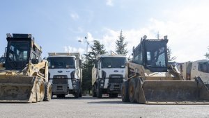 Kayseri Büyükşehir ve ilçe belediyeleri, afet bölgesi Bozkurt'ta yaraları sardı