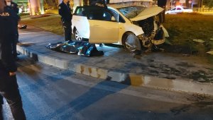 Otomobil köprünün beton ayağına çarptı: 1 ölü, 1'i ağır 2 yaralı