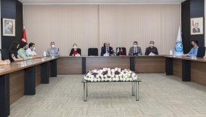 Rektör Karamustafa staj seferberliği kapsamındaki stajyer öğrencileri kabul etti