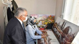 Büyükkılıç'tan sanat ve mesleki eğitim kurslarına ziyaret