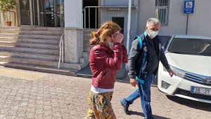 Çelik kapıları kırarak hırsızlık yapan 4 kadın yakalandı