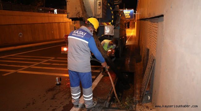 KASKİ'den yağmur suyu ızgaralarına temizlik