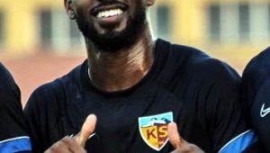 Kayserisporlu Carole baba oldu