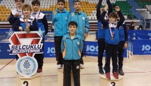 Masa Tenisi takımı Ankara'dan şampiyonluk ile döndü