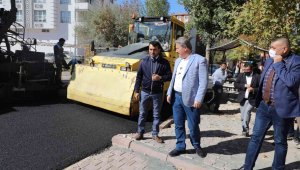 Melikgazi'de asfalt çalışmaları hız kesmeden devam ediyor