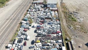 Milyonlarca liralık araçlar otoparklarda çürüyor