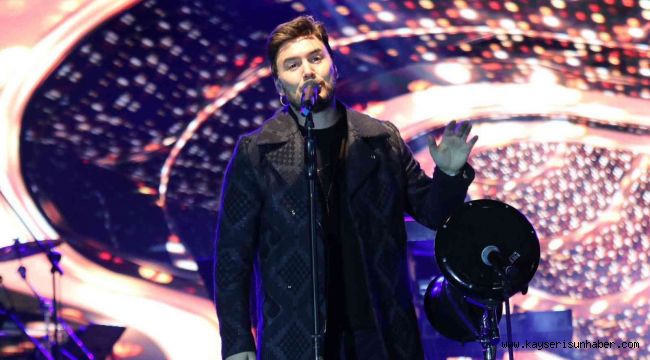 Mustafa Ceceli Kayserili hayranlarını coşturdu