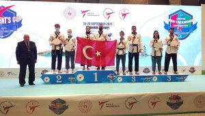 Taekwondo sporcuları İstanbul'dan madalyalar ile döndü