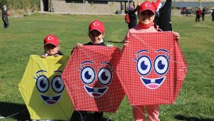 Talas'tan özel çocuklara 'uçurtma etkinliği'