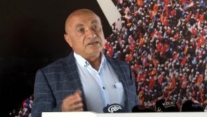 Tamer: "Baki Ersoy'u alkışlarım ama Çetin Arık hak etmiyor"