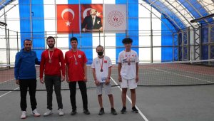 Teniste madalyalar sahiplerini buldu