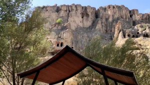 Turizm yerindeki kaya tehlike oluşturuyor