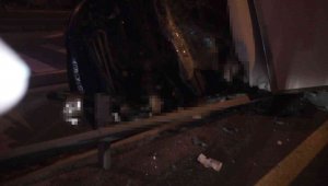 Yarış atı taşıyan kamyon devrildi: 2 ölü, 1 yaralı