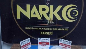 Yorgan arasında uyuşturucu ticaretine polis engeli