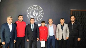 Balkan Şampiyonu'ndan Kabakcı'ya ziyaret