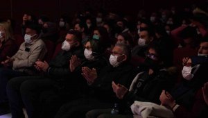 Başkan Büyükkılıç'tan Devlet Tiyatrosu'na davet