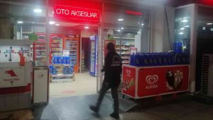 Benzin istasyonunda maskeli gasp