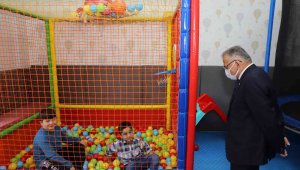 Büyükşehirden özel çocuklara doğum günü sürprizi