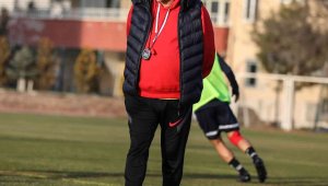 Hikmet Karaman: "Göztepe maçını kayıpsız geçmeliyiz"