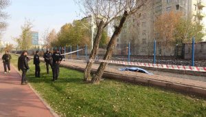 Kayseri'de şüpheli ölüm; meraklı gözlerle ekipleri izlediler