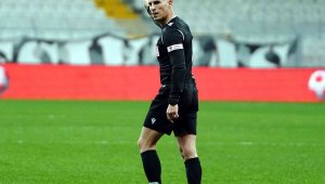 Kayserispor - Göztepe maçının VAR'ı Sarper Barış Saka