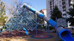 Melikgazi'nin parkları çocukları bekliyor