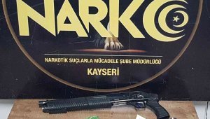 Narkotik ekipleri uyuşturucuya geçit vermiyor
