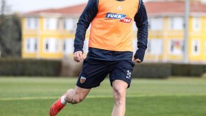 Uğur Demirok takımla çalışmalara başladı