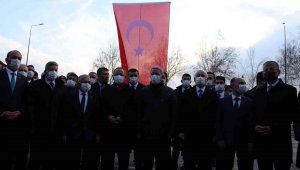 Bakanlar Akar ve Karaismailoğlu, Şehit Komandolar Durağını ziyaret etti