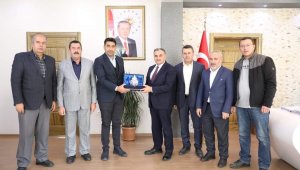 Develi Belediyesi'nde sözleşme sevinci