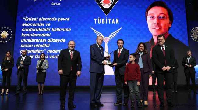 ERÜ Öğretim Üyeleri TÜBA ve TÜBİTAK Bilim Ödüllerini Aldı