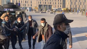 Husumetlisini bıçakla öldüren şahıs adliyeye sevk edildi