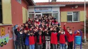 Jandarma Çocuk ve Gençlerin Korunmasına Yönelik Okul Çevreleri İle Servis Araçları Denetimi yaptı