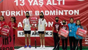 Kayserili sporcular Badminton'da Türkiye üçüncüsü