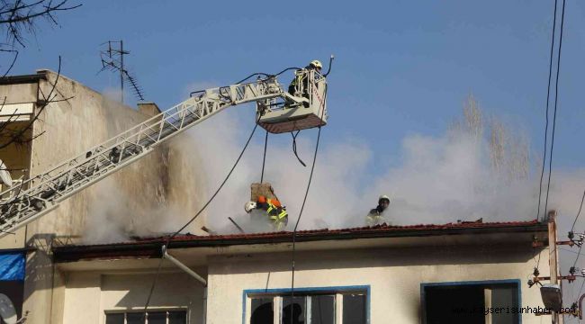 Metruk binadaki yangın 1 saatlik çalışma ile söndürüldü